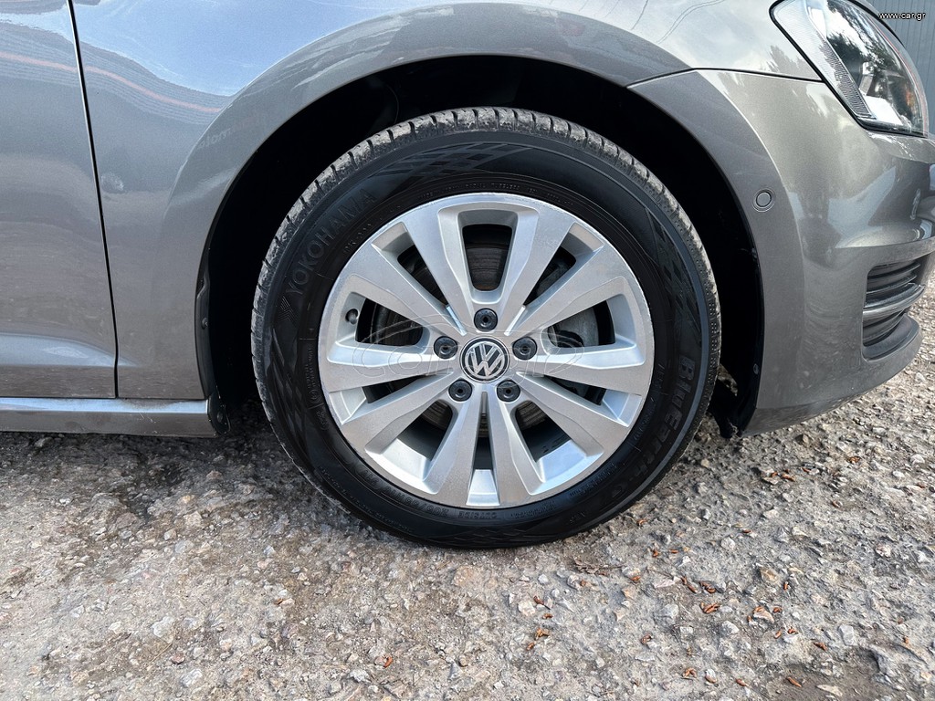 Volkswagen Golf thumbnail 45