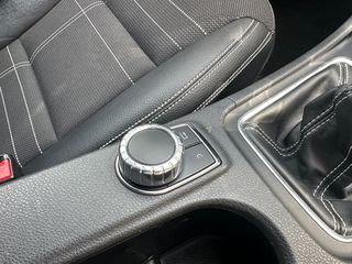 Mercedes-Benz A 180 2015 AMG LINE-thumb-27