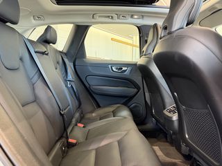 Volvo XC 60 2022 INSCRIPTION / B5 / PANORAMA - VENERIS MOTORS-thumb-45