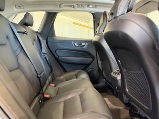 Volvo XC 60 2022 INSCRIPTION / B5 / PANORAMA - VENERIS MOTORS-thumb-46