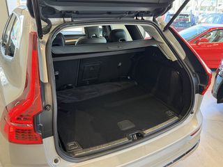 Volvo XC 60 2022 INSCRIPTION / B5 / PANORAMA - VENERIS MOTORS-thumb-47