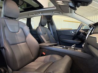 Volvo XC 60 2022 INSCRIPTION / B5 / PANORAMA - VENERIS MOTORS-thumb-37