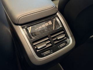 Volvo XC 60 2022 INSCRIPTION / B5 / PANORAMA - VENERIS MOTORS-thumb-41