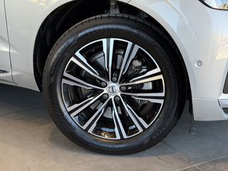 Volvo XC 60 2022 INSCRIPTION / B5 / PANORAMA - VENERIS MOTORS-thumb-3
