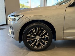 Volvo XC 60 2022 INSCRIPTION / B5 / PANORAMA - VENERIS MOTORS-thumb-11