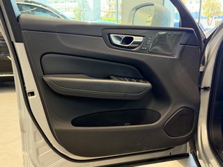 Volvo XC 60 2022 INSCRIPTION / B5 / PANORAMA - VENERIS MOTORS-thumb-23