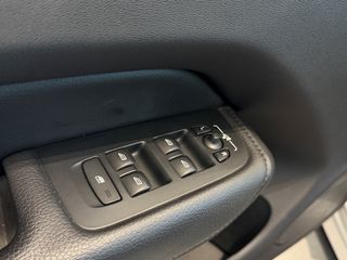 Volvo XC 60 2022 INSCRIPTION / B5 / PANORAMA - VENERIS MOTORS-thumb-25