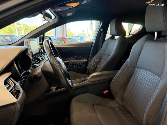 Toyota C-HR 2022 1.8 140PS / HYBRID / Business