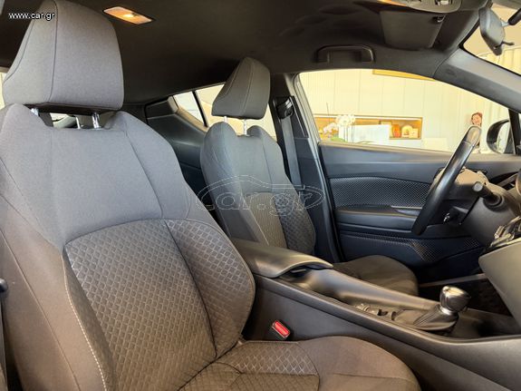 Toyota C-HR 2022 1.8 140PS / HYBRID / Business