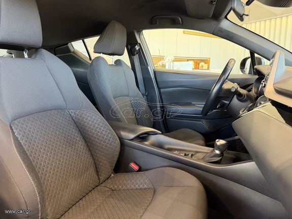 Toyota C-HR 2022 1.8 140PS / HYBRID / Business