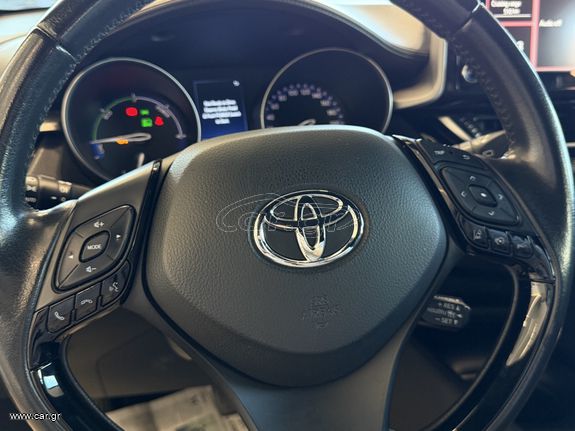 Toyota C-HR 2022 1.8 140PS / HYBRID / Business