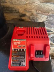 ΦΟΡΤΙΣΤΗΣ Milwaukee V18-thumb-1