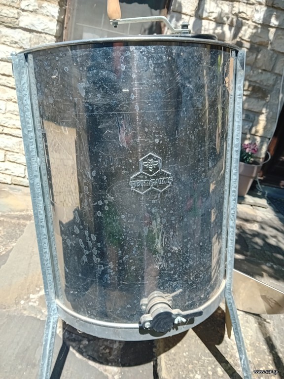 Μελιτοεξαγωγέας