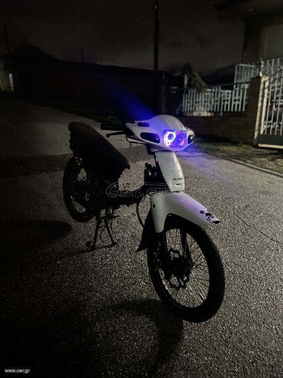 Modenas Kriss II 2000
