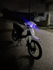 Modenas Kriss II 2000