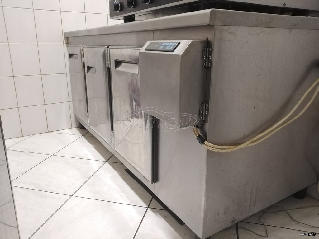 πωλείται πάγκος κατάψυξη.