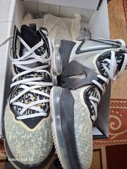 Lebron XIX-thumb-1