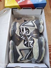 Lebron XIX-thumb-2
