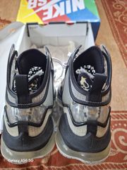 Lebron XIX-thumb-3