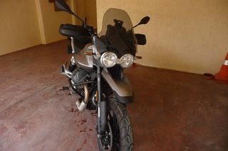 Moto Guzzi V 85 2025 STRADA E5+-thumb-2