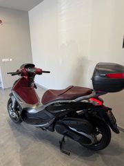 Piaggio Beverly 350 2014 Beverly 350i sport touring-thumb-3