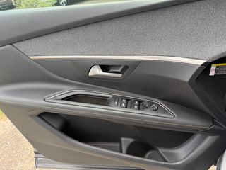 Peugeot 3008 2021 1.2 PURETECH 130 "ROAD TRIP" EAT8-thumb-66