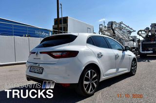 Renault 2020 Megane  Megane-thumb-17