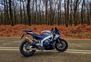 Aprilia Tuono 2022 V4 1100 RR