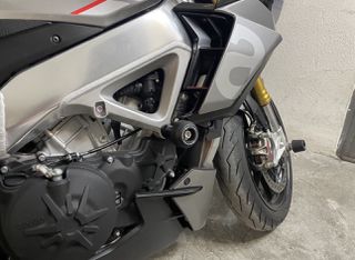 Aprilia Tuono 2022 V4 1100 RR-thumb-3