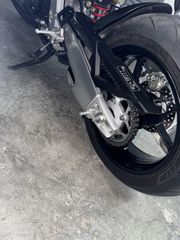 Aprilia Tuono 2022 V4 1100 RR-thumb-9
