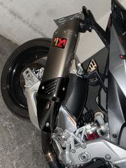 Aprilia Tuono 2022 V4 1100 RR-thumb-11