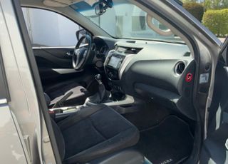 Nissan Navara 2016 NP300-thumb-9