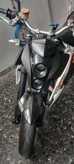 KTM 690 Duke 2011 R