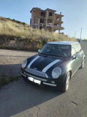 Mini Coupe 2004 MINI Cooper 1.6 (R50) – British Racing Green