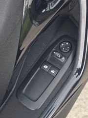 Peugeot 208 2015 FULL-thumb-25