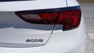 Opel Astra 2016-thumb-12