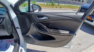 Opel Astra 2016-thumb-24
