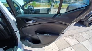 Opel Astra 2016-thumb-25