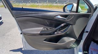 Opel Astra 2016-thumb-27