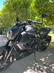 Ducati Diavel 2013-thumb-4