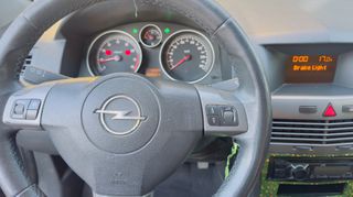 Opel Astra 2006-thumb-28