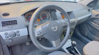 Opel Astra 2006-thumb-31