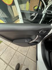 Peugeot 2008 2015-thumb-13