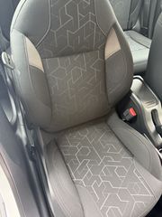Peugeot 2008 2015-thumb-20