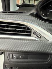 Peugeot 2008 2015-thumb-24