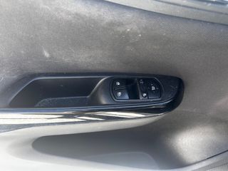 Opel Corsa 2017-thumb-11