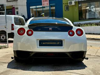Nissan GT-R 2010-thumb-7