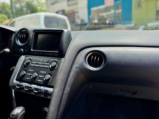 Nissan GT-R 2010-thumb-13