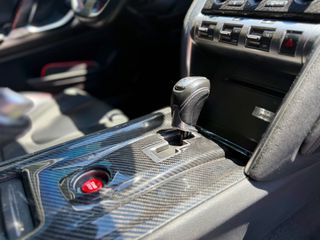 Nissan GT-R 2010-thumb-14
