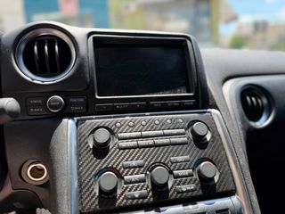 Nissan GT-R 2010-thumb-15